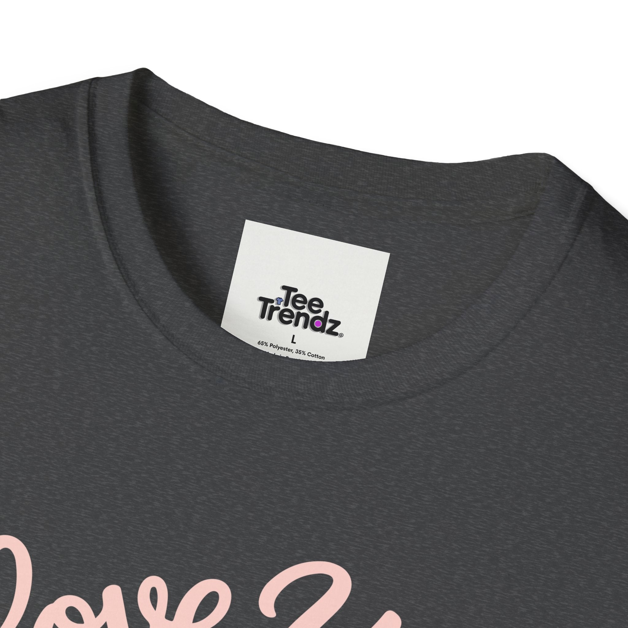 Love You Cute Character T-Shirt — Retro Pink Heart Cartoon Graphic Tee for Valentine’s Day