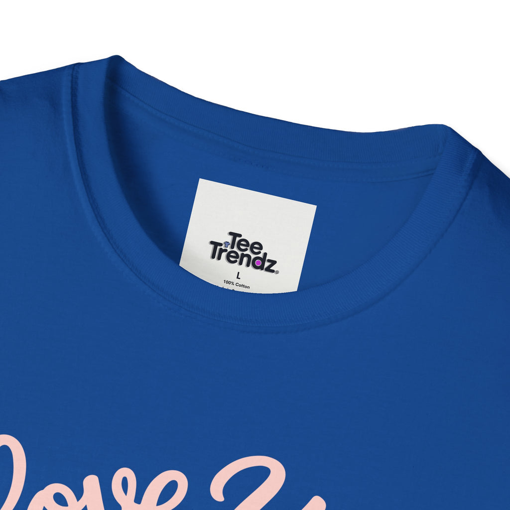 Love You Cute Character T-Shirt — Retro Pink Heart Cartoon Graphic Tee for Valentine’s Day