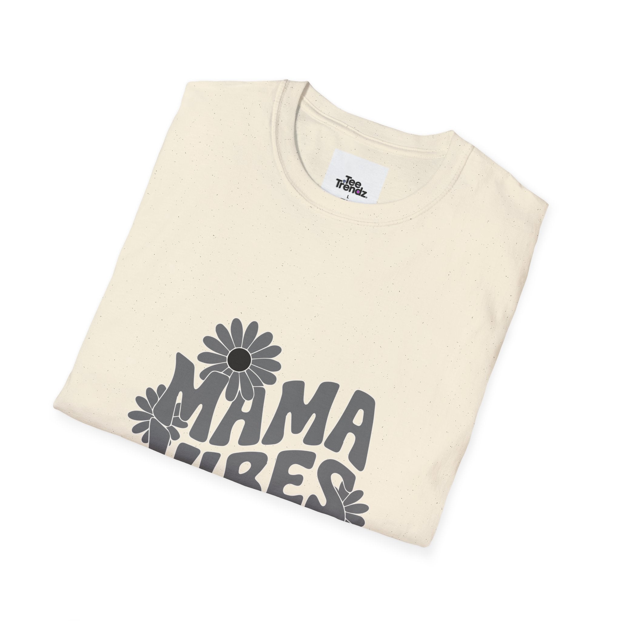 Mama Vibes Floral T-Shirt — Retro Daisy Mother's Day Tee
