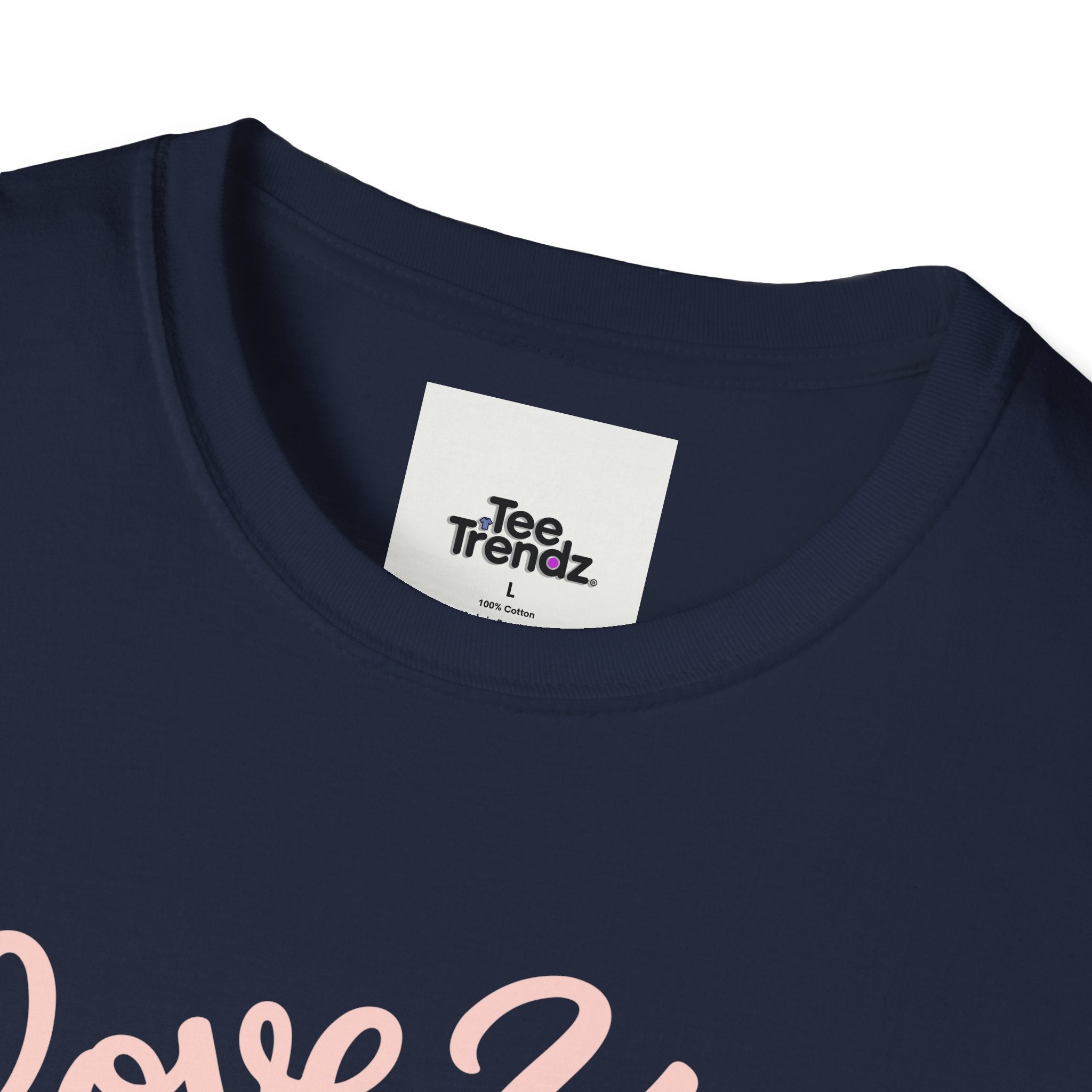 Love You Cute Character T-Shirt — Retro Pink Heart Cartoon Graphic Tee for Valentine’s Day