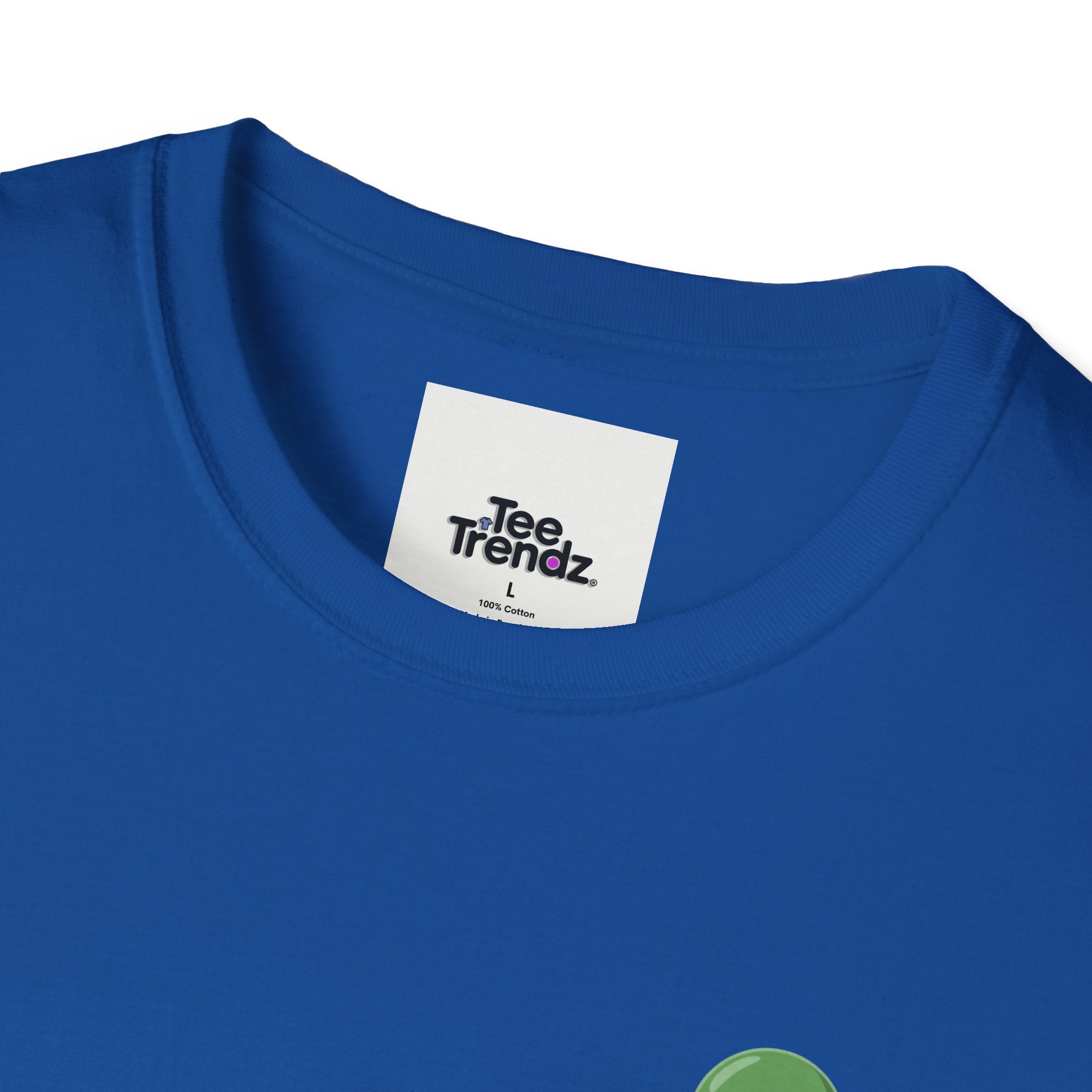 Alien Pocket T-Shirt — Cute Green Alien in Pocket Graphic Tee