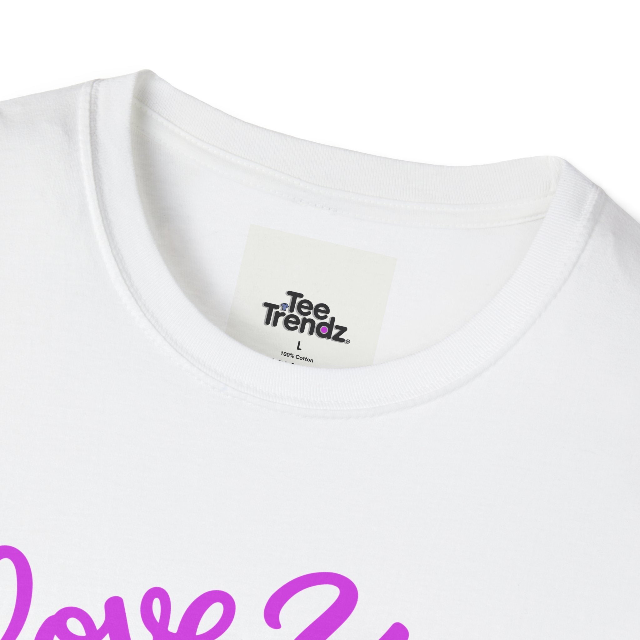 Love You Cute Character T-Shirt — Retro Pink Heart Cartoon Graphic Tee for Valentine’s Day