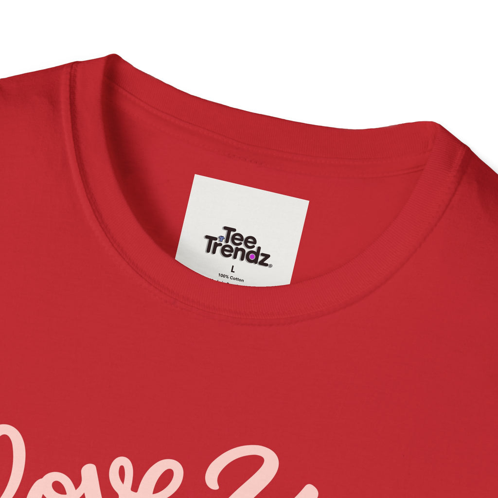 Love You Cute Character T-Shirt — Retro Pink Heart Cartoon Graphic Tee for Valentine’s Day