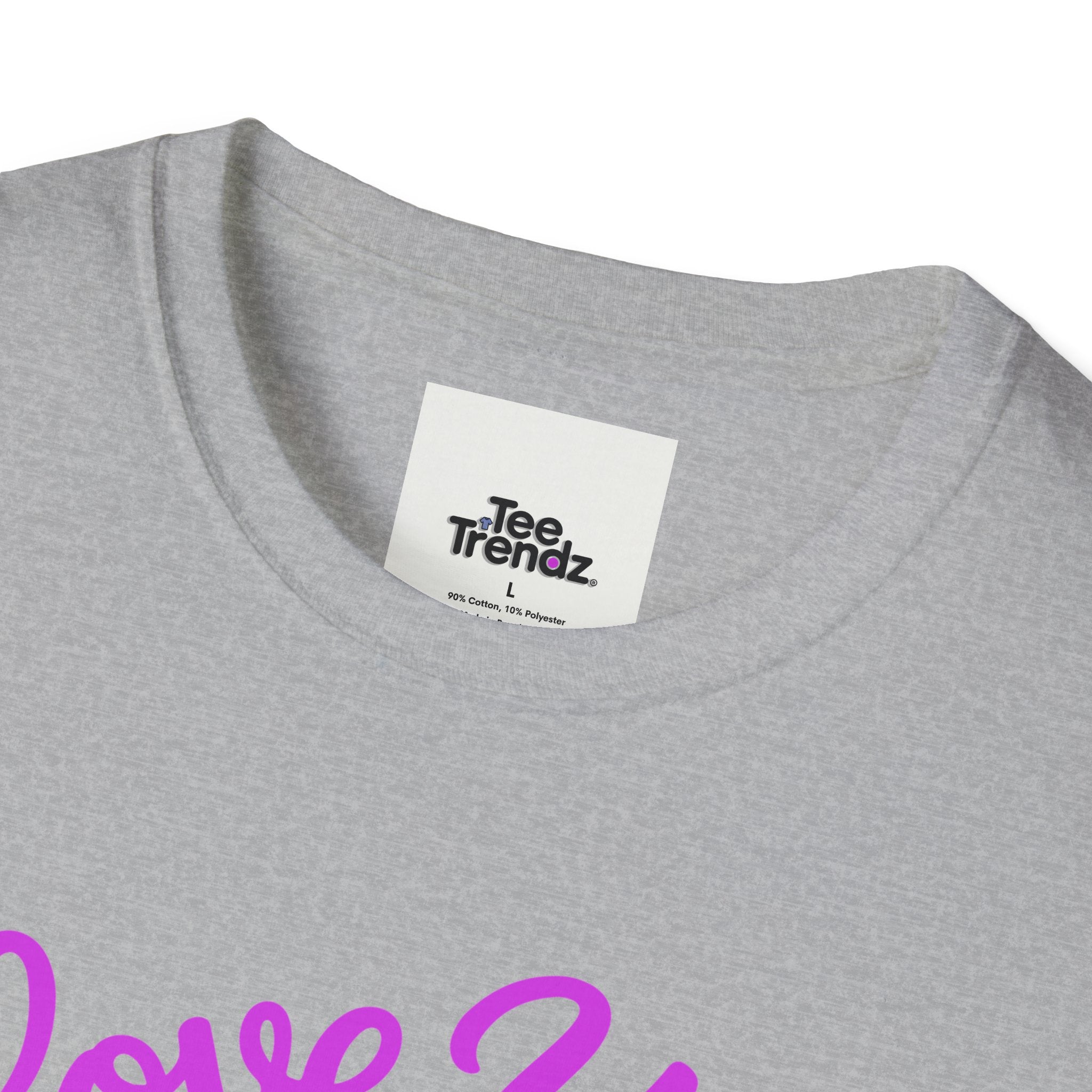Love You Cute Character T-Shirt — Retro Pink Heart Cartoon Graphic Tee for Valentine’s Day