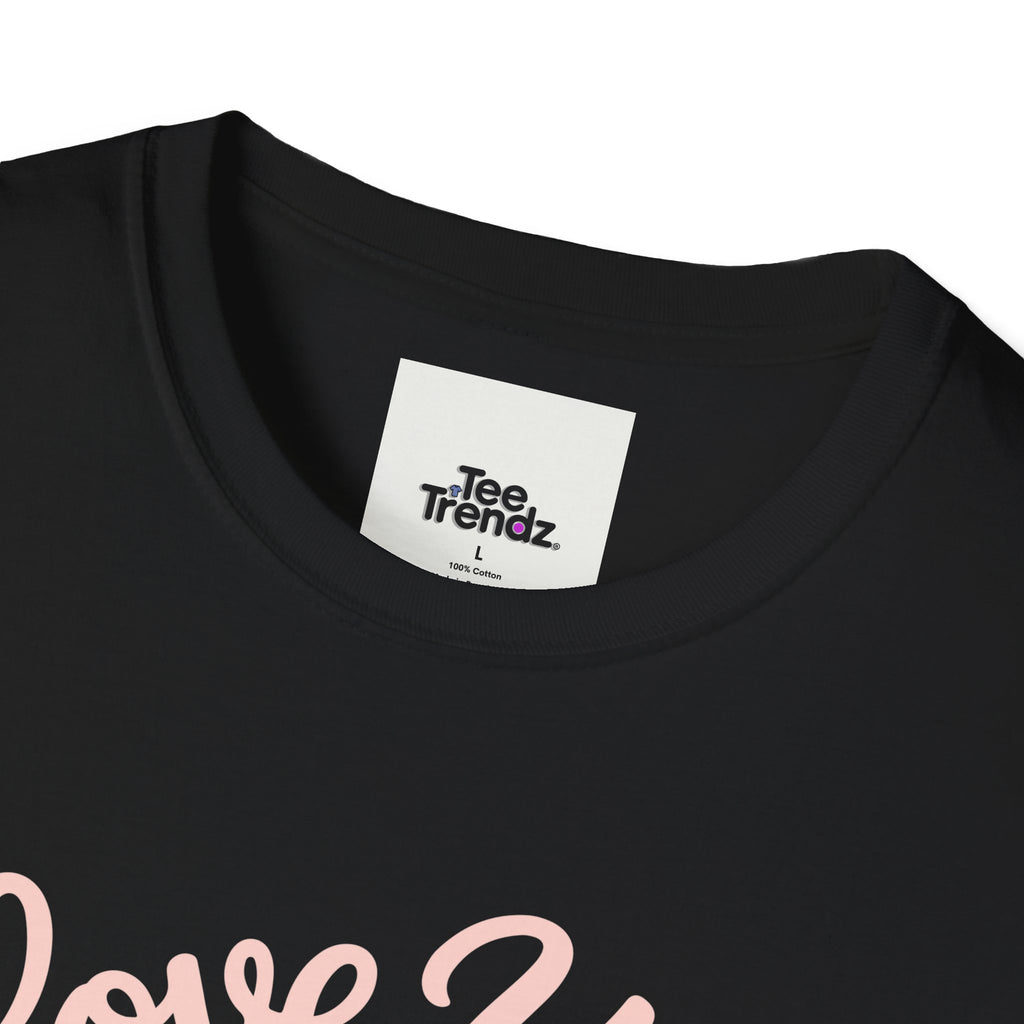 Love You Cute Character T-Shirt — Retro Pink Heart Cartoon Graphic Tee for Valentine’s Day