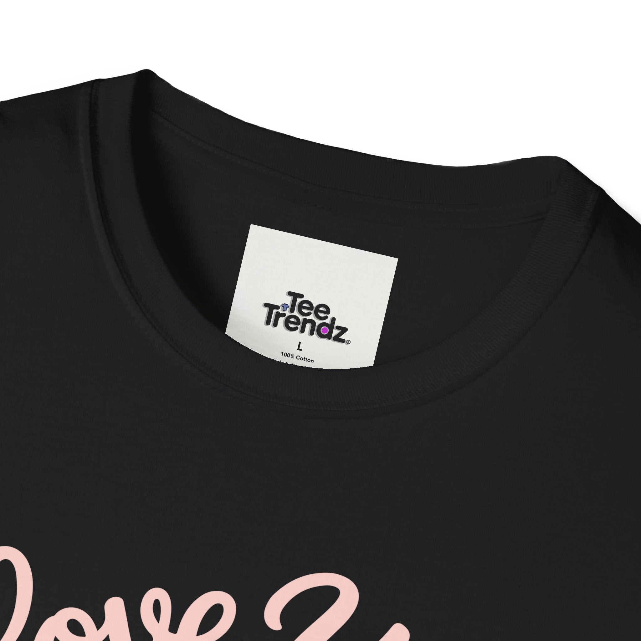 Love You Cute Character T-Shirt — Retro Pink Heart Cartoon Graphic Tee for Valentine’s Day