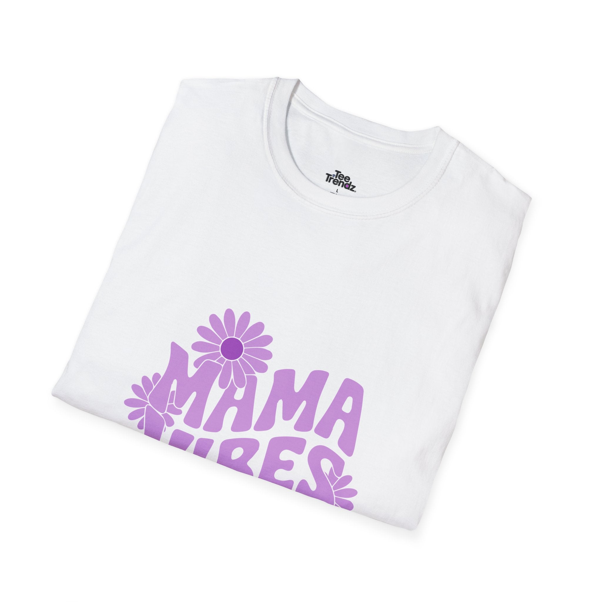 Mama Vibes Floral T-Shirt — Retro Daisy Mother's Day Tee