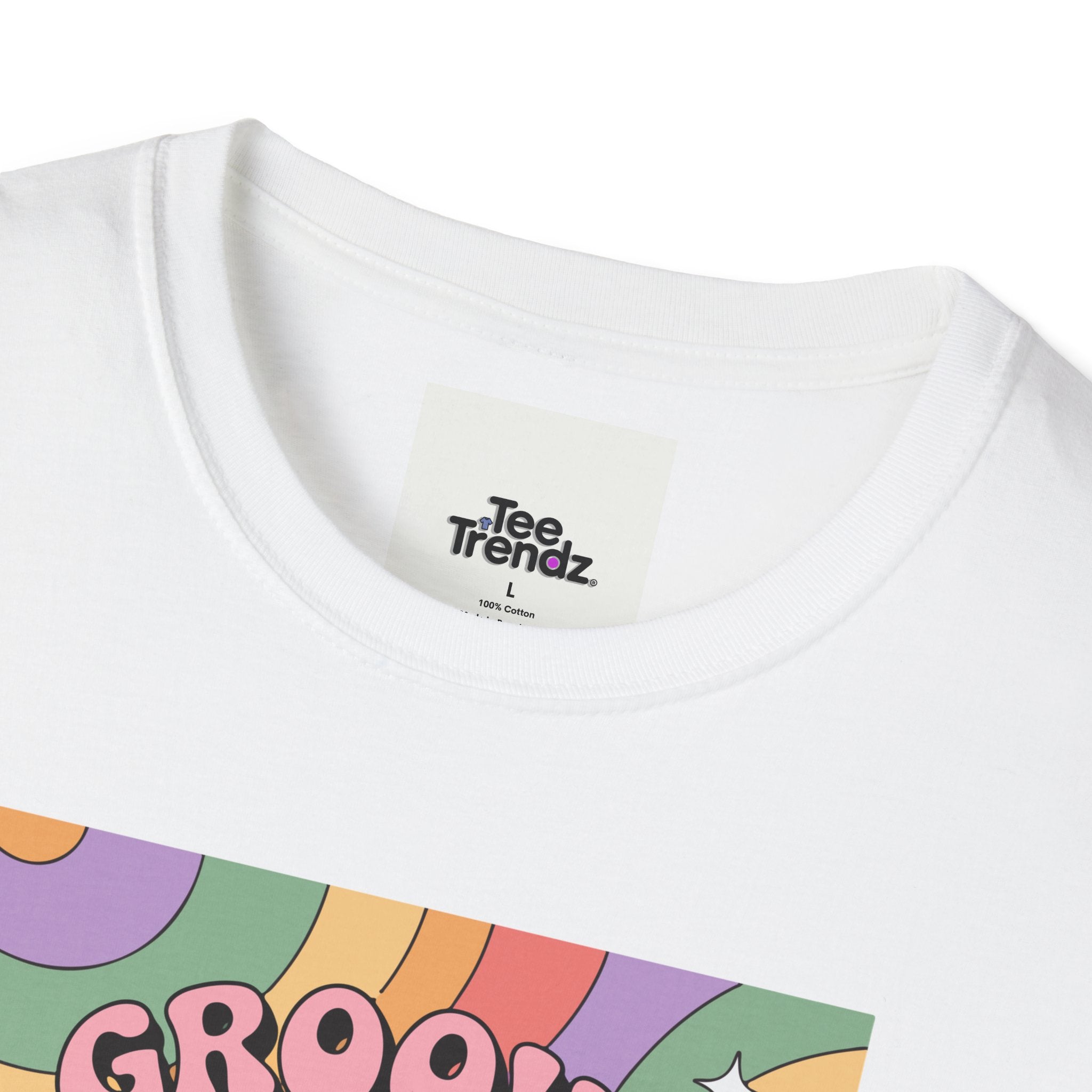 Groovy Shrooms T-Shirt – Retro Psychedelic Mushroom Tee